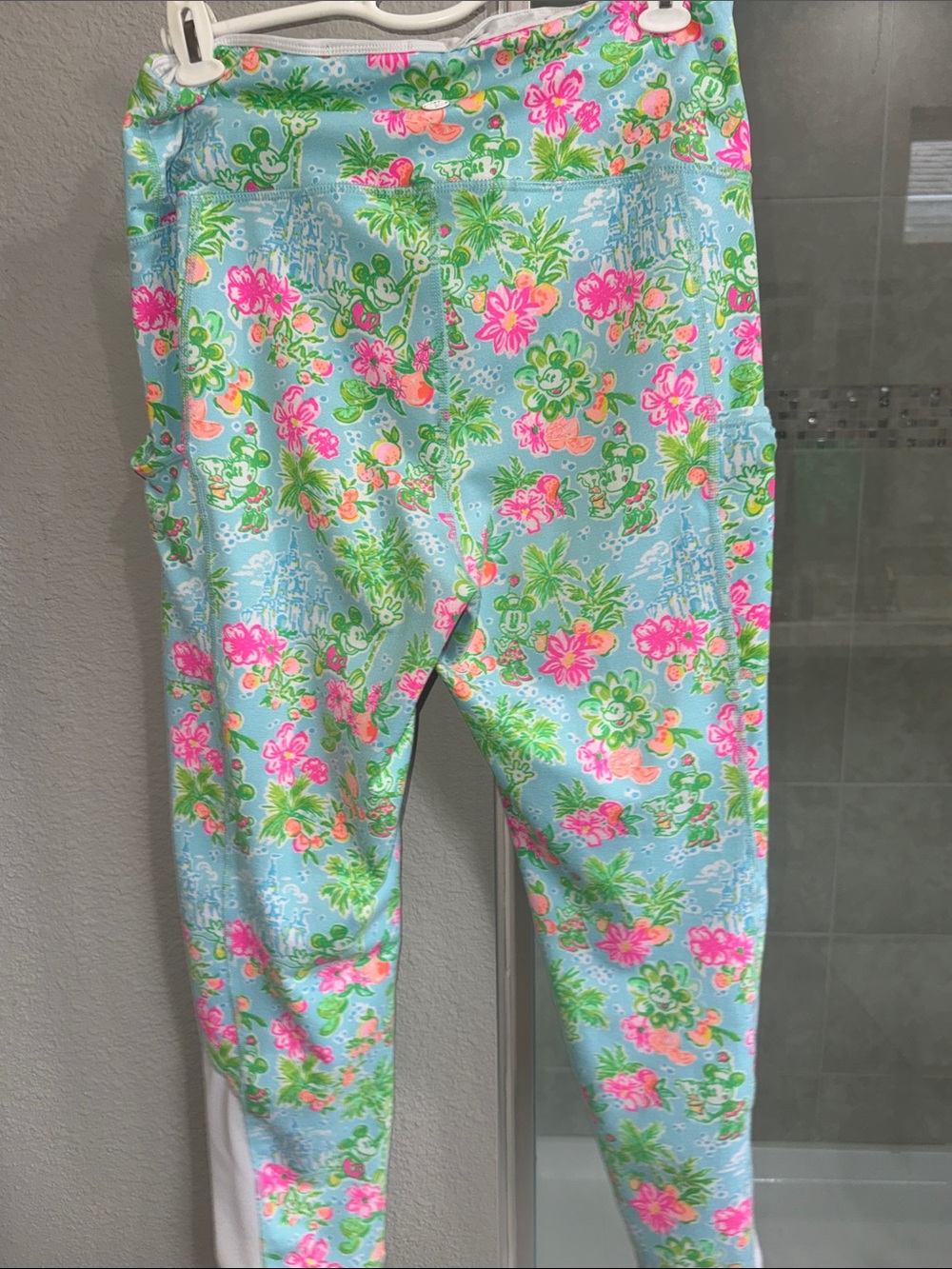 Lilly Pulitzer x Disney Luxletic Leggings Lilly Loves Disney Size Large - Picture 5 of 6